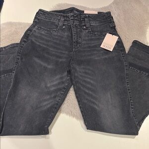 NYDJ Gray High Rise Jeans with Sleek Design